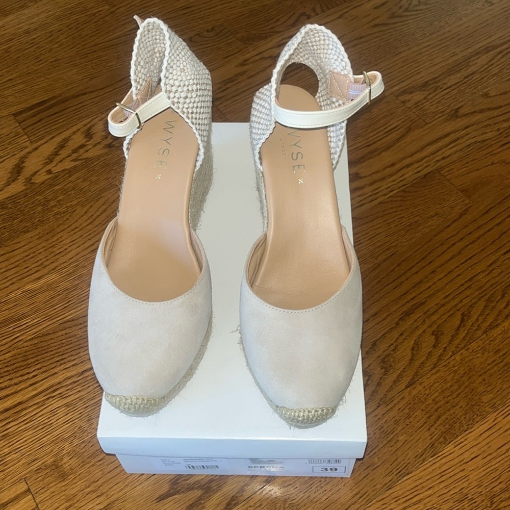 WYSE Espadrille Sandal - brand new w/box